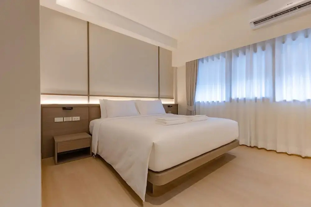 Photo - The Bentley Hotel