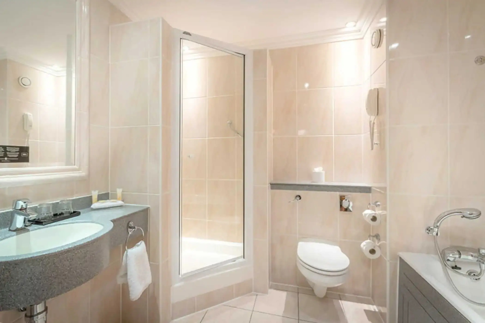 Photo - Riu Plaza The Gresham Dublin