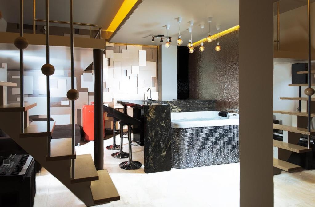 Secret Lounge - Cozy Studio with Sauna and Jacuzzi