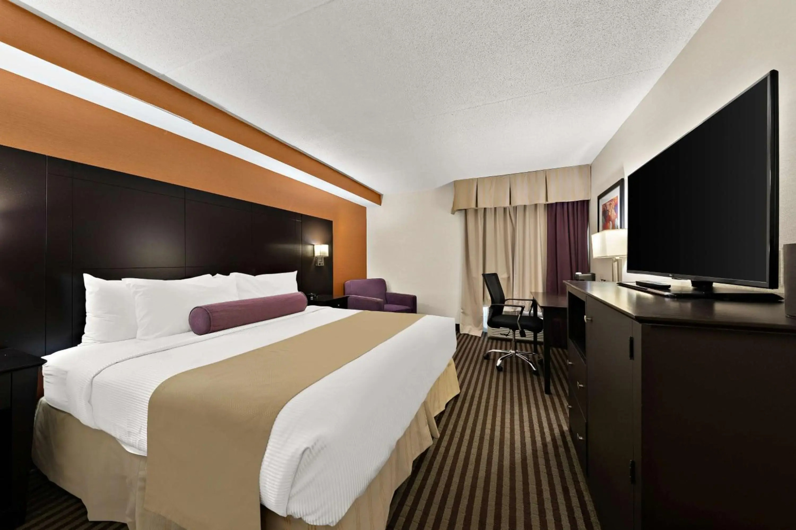 Photo - Best Western Plus Toronto North York Hotel & Suites