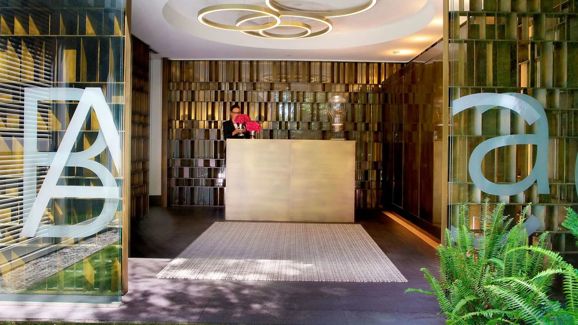 Photo - ABaC H&R Barcelona Monument