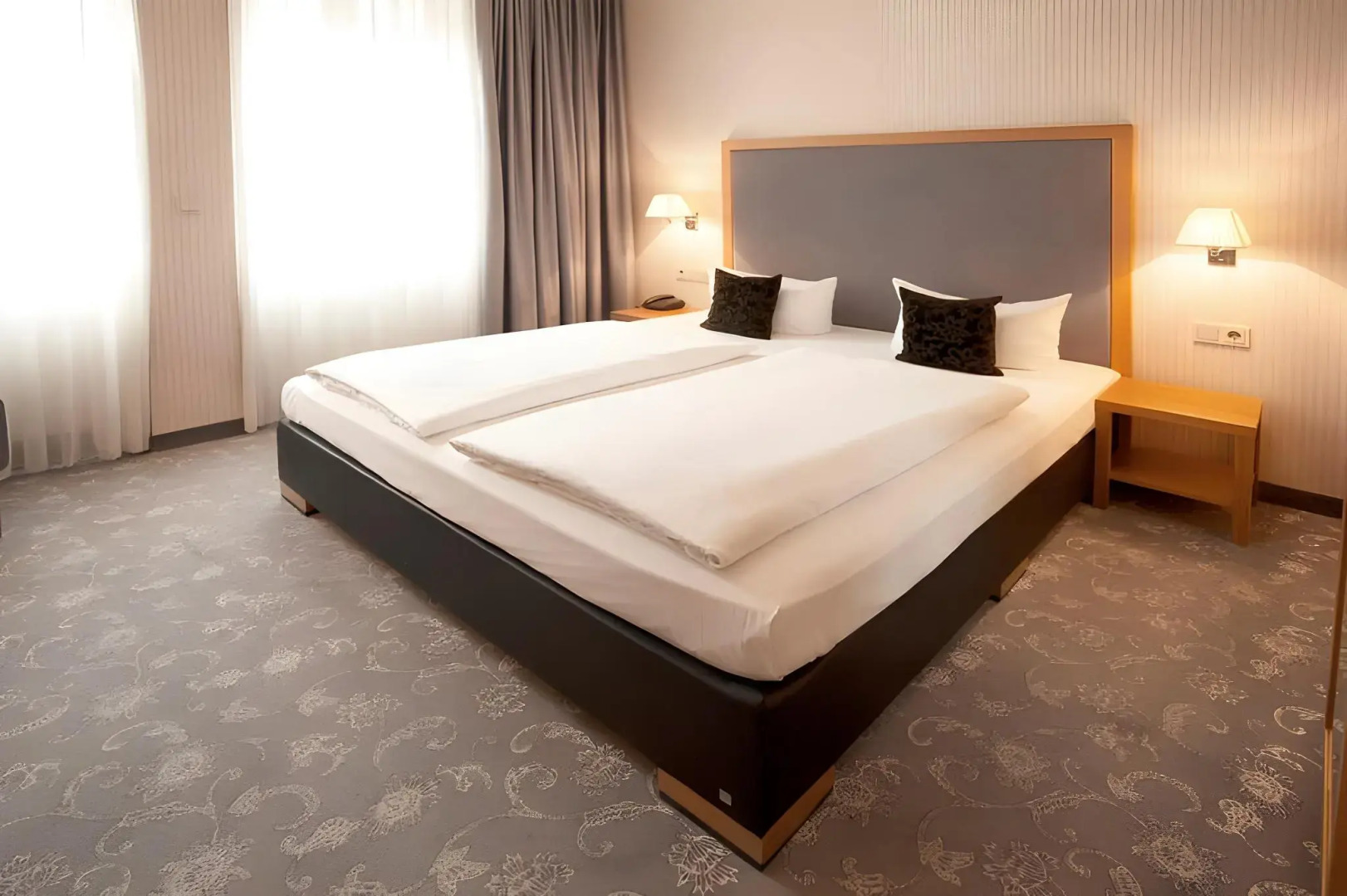Photo - TOWNHOUSE Hotel
