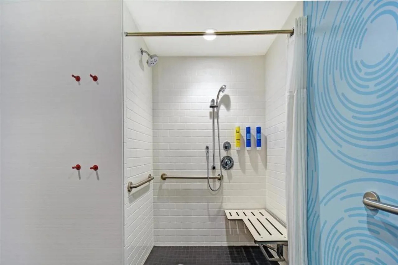 Photo - Tru by Hilton Portland Airport