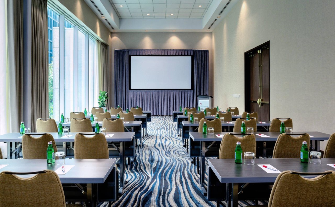 Photo - Vancouver Marriott Pinnacle Downtown Hotel