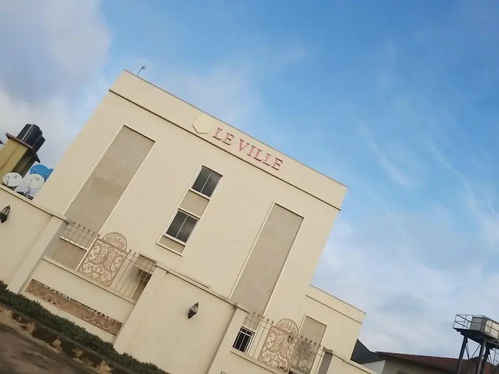 Le Ville Hotel and Suites — фото 1