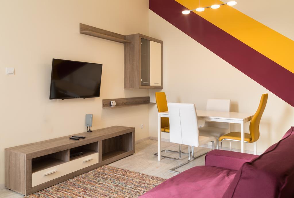 Photo - Hotel Mika Downtown