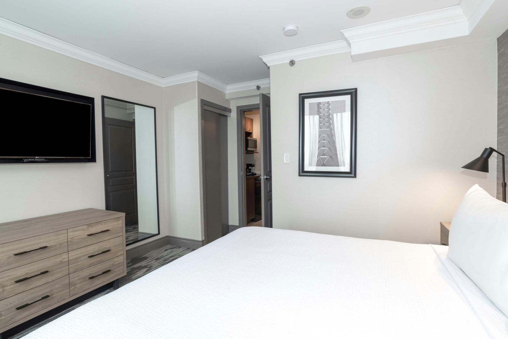 Photo - Sandman Signature Toronto Airport Hotel