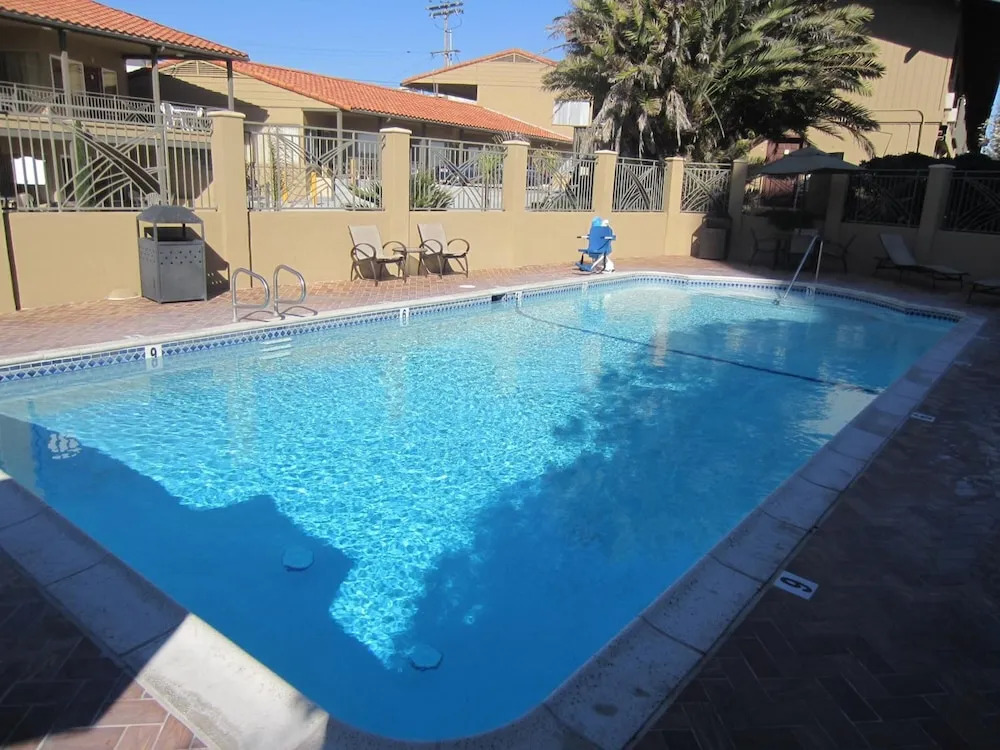 Photo - Pacific Shores Inn