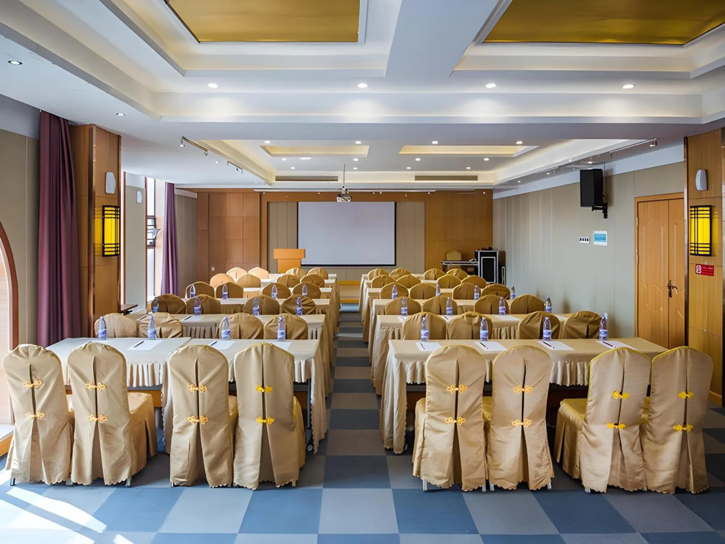 Vienna Hotel (Xiantao Huanggong)