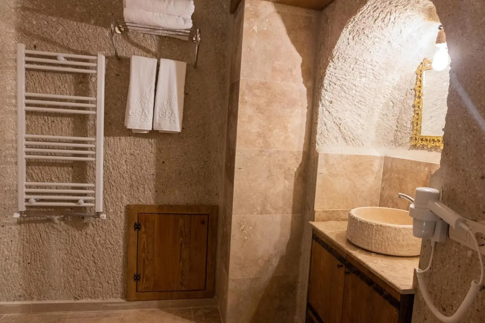 Foto - Elite Cave Suites
