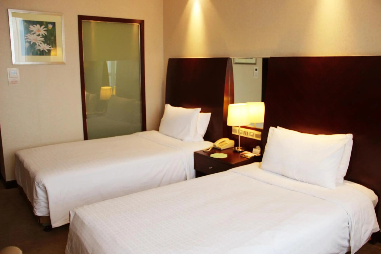 Photo - Merry Hotel Shanghai (Former Rendezvous Merry Hotel Shanghai)