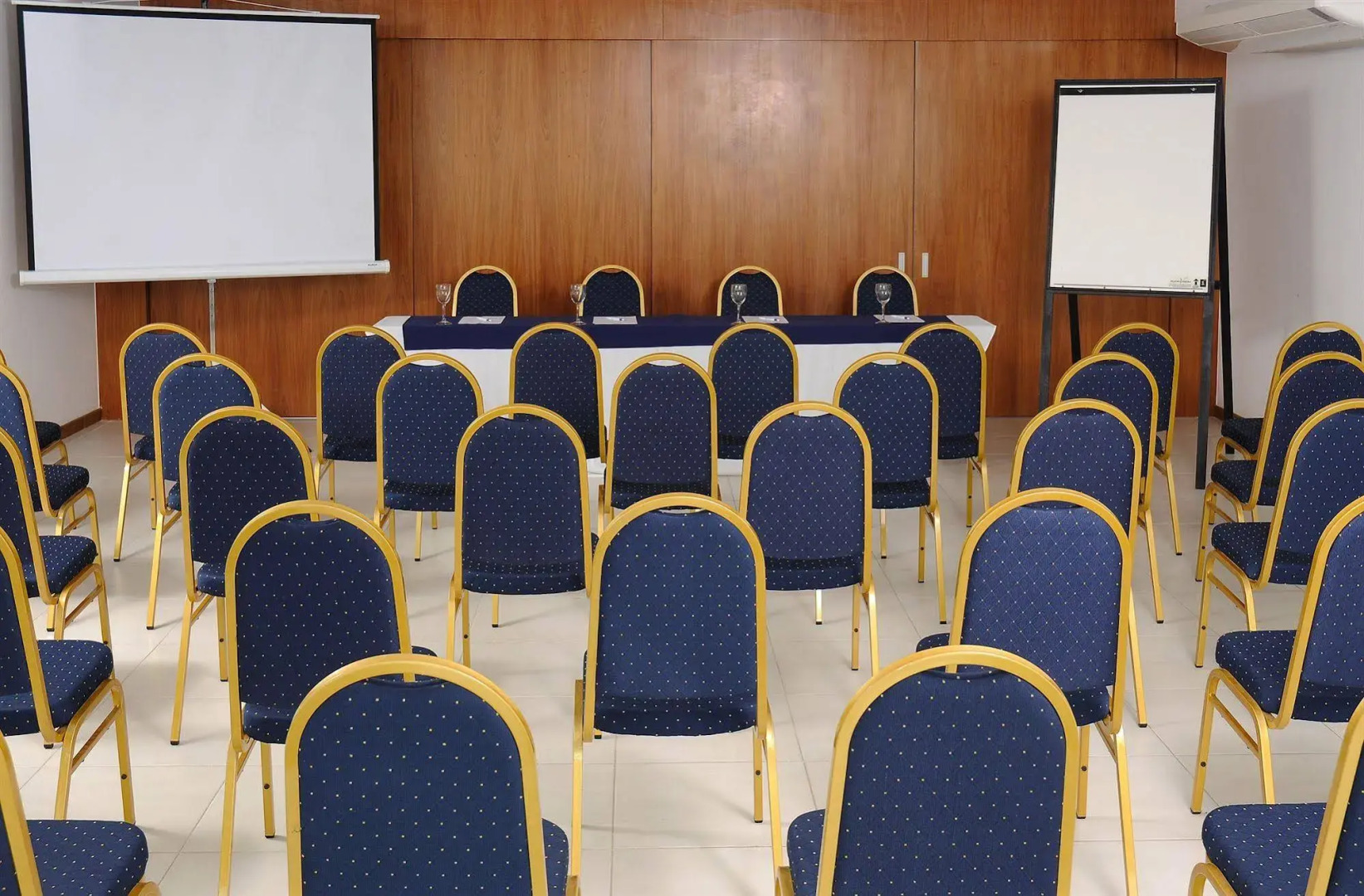 Photo - Real Colonia Hotel & Suites