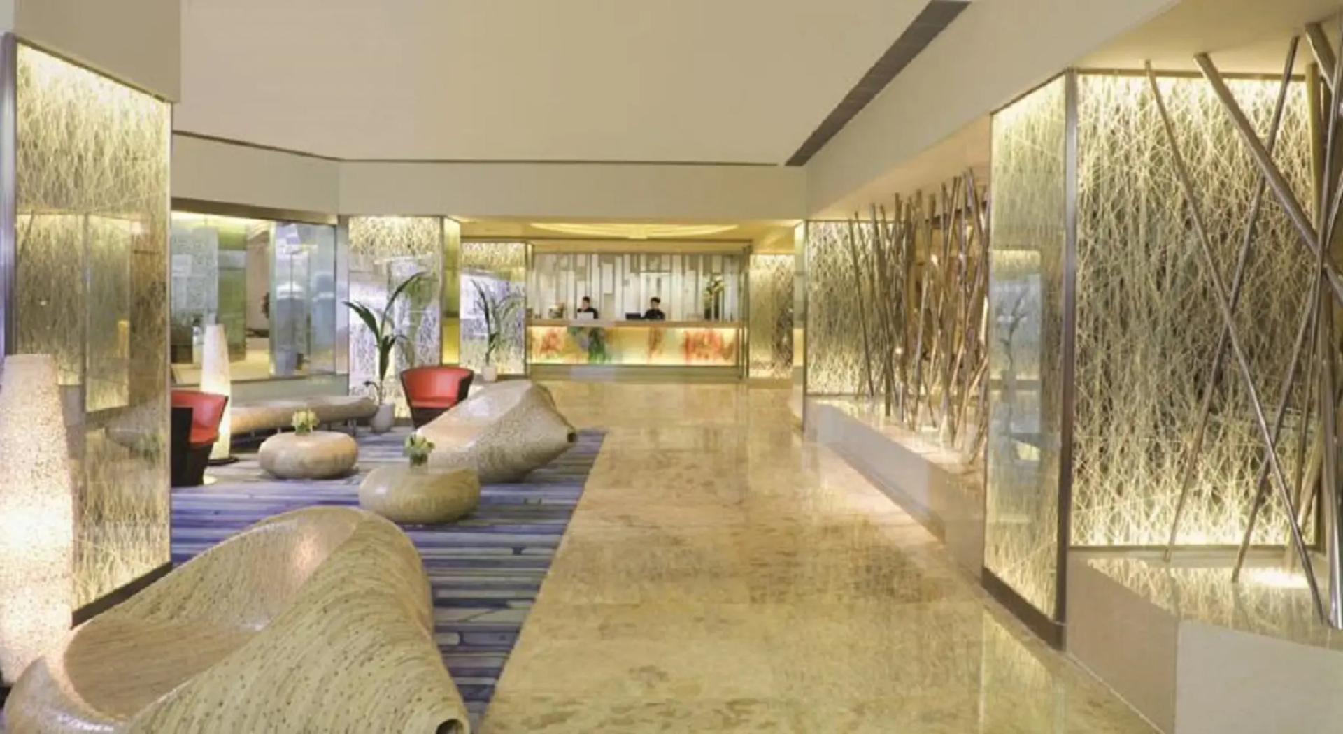 Photo - Regal Oriental Hotel