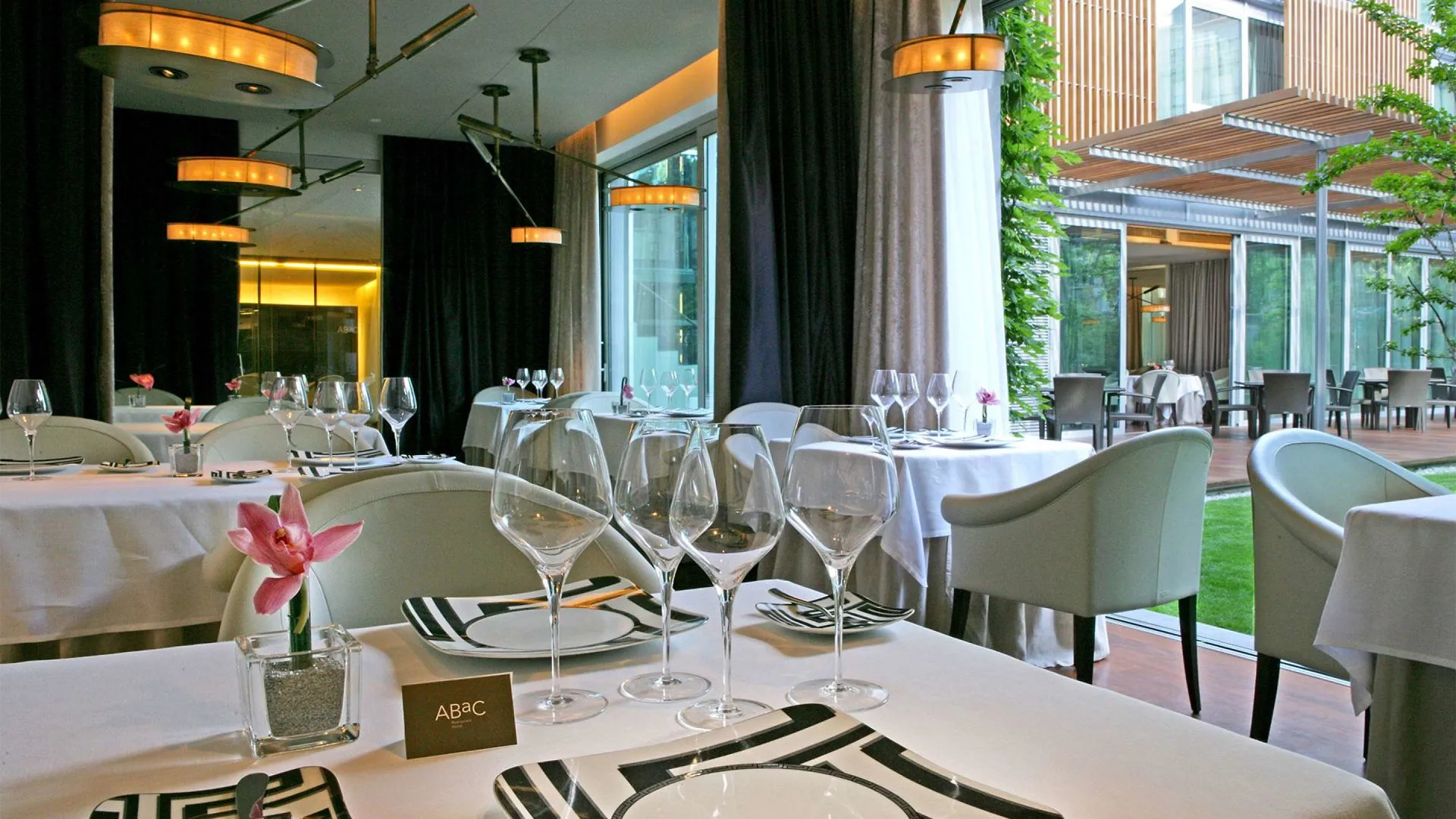 Photo - ABaC H&R Barcelona Monument