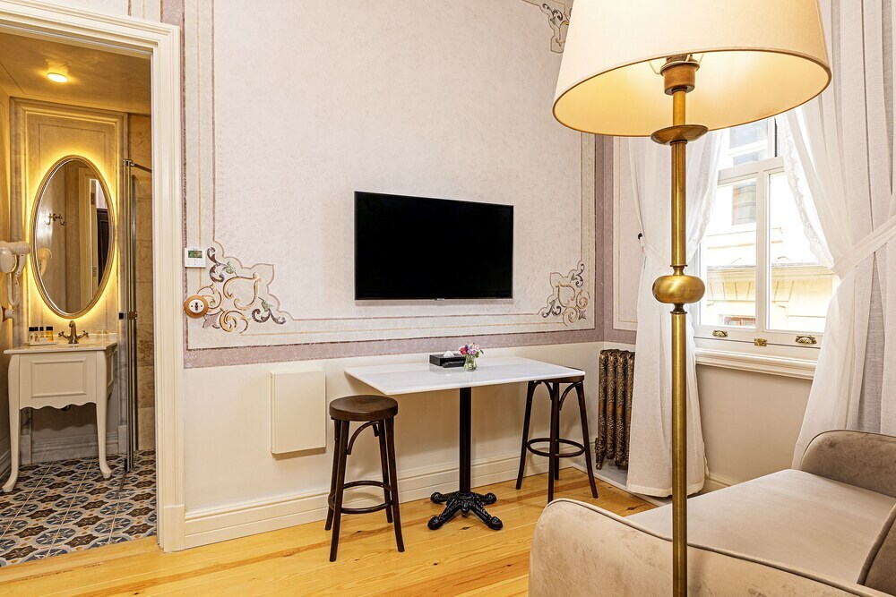 Photo - Meroddi Barnathan Hotel