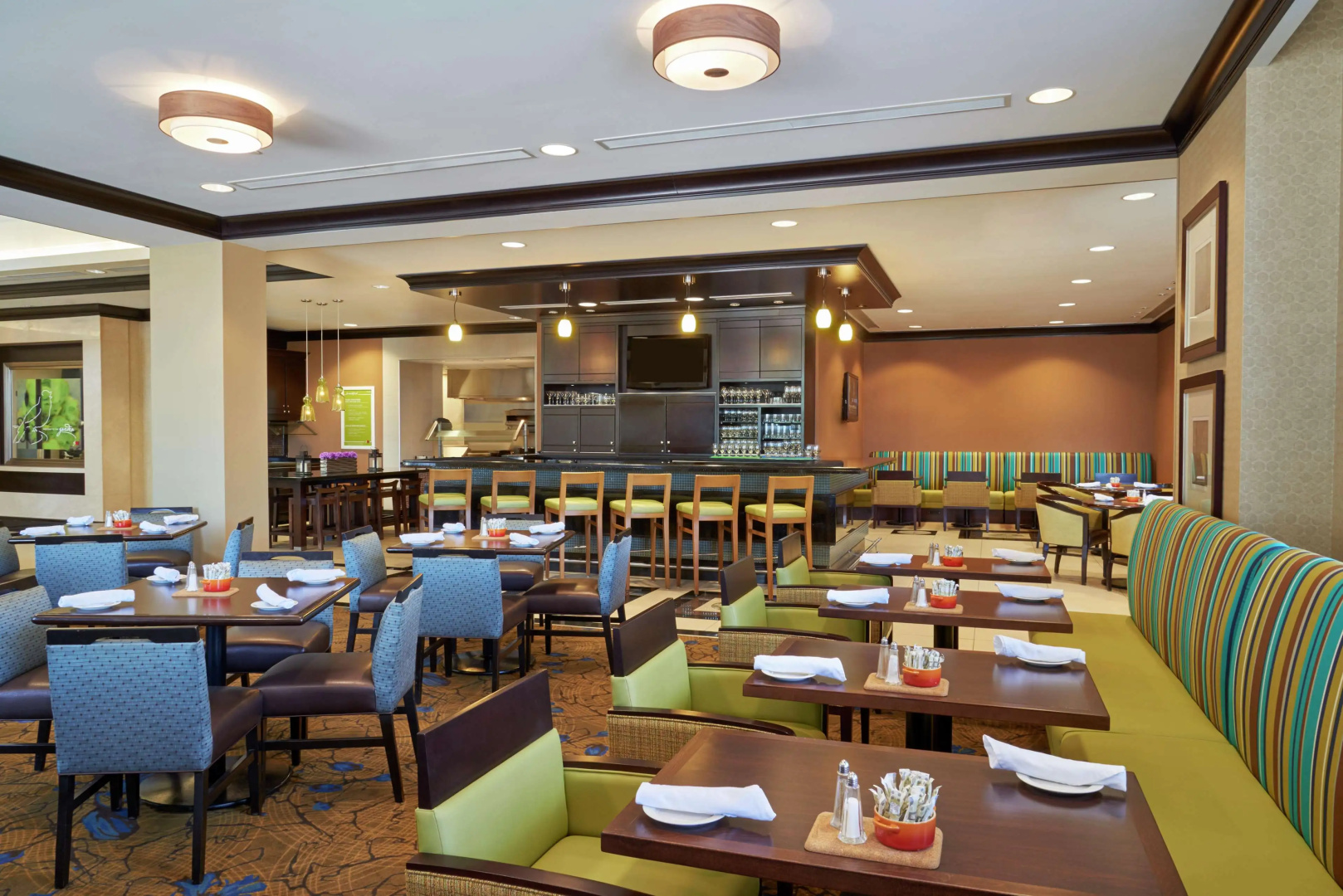 Photo - Hilton Garden Inn Toronto Airport West/Mississauga