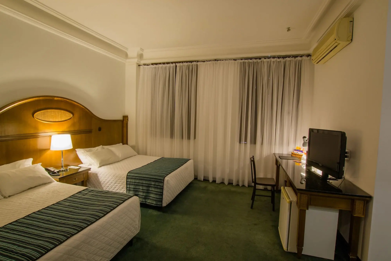 Foto - Johnscher by SJ - San Juan Curitiba