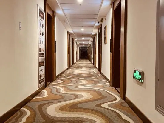 Homeinn Pebble Hotel (Jinan Tangye Century Avenue)