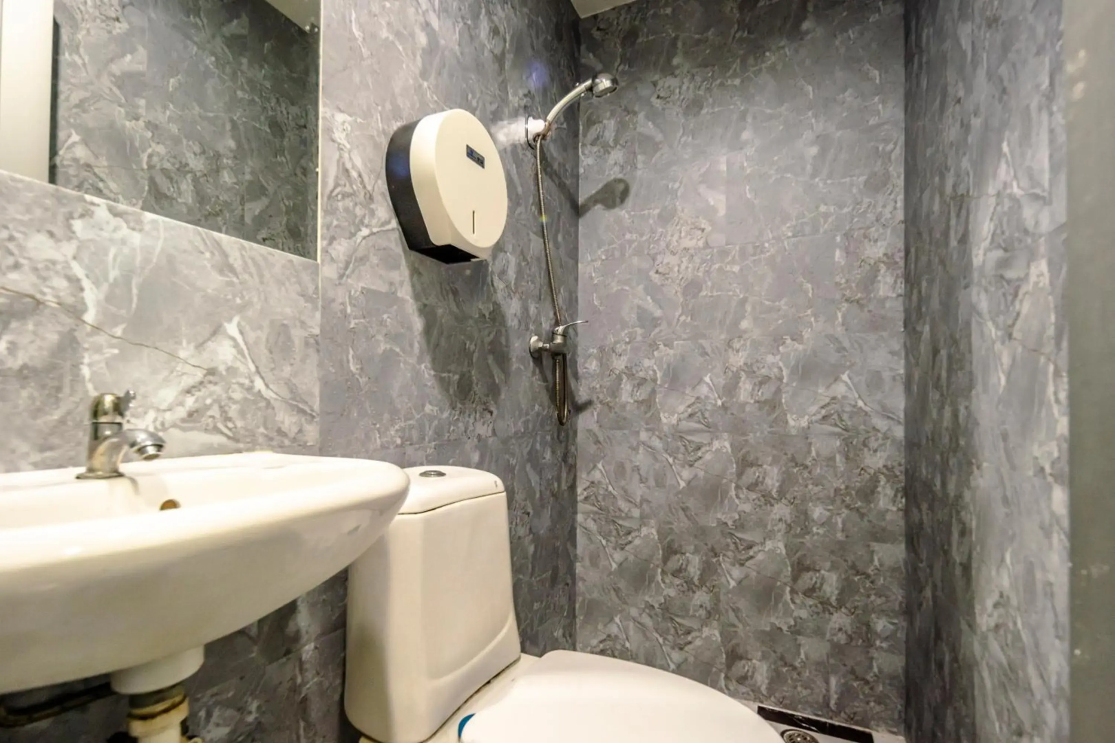 Photo - K Hotel 1515