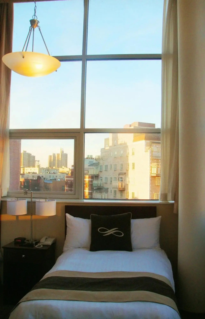 Photo - Pointe Plaza Hotel