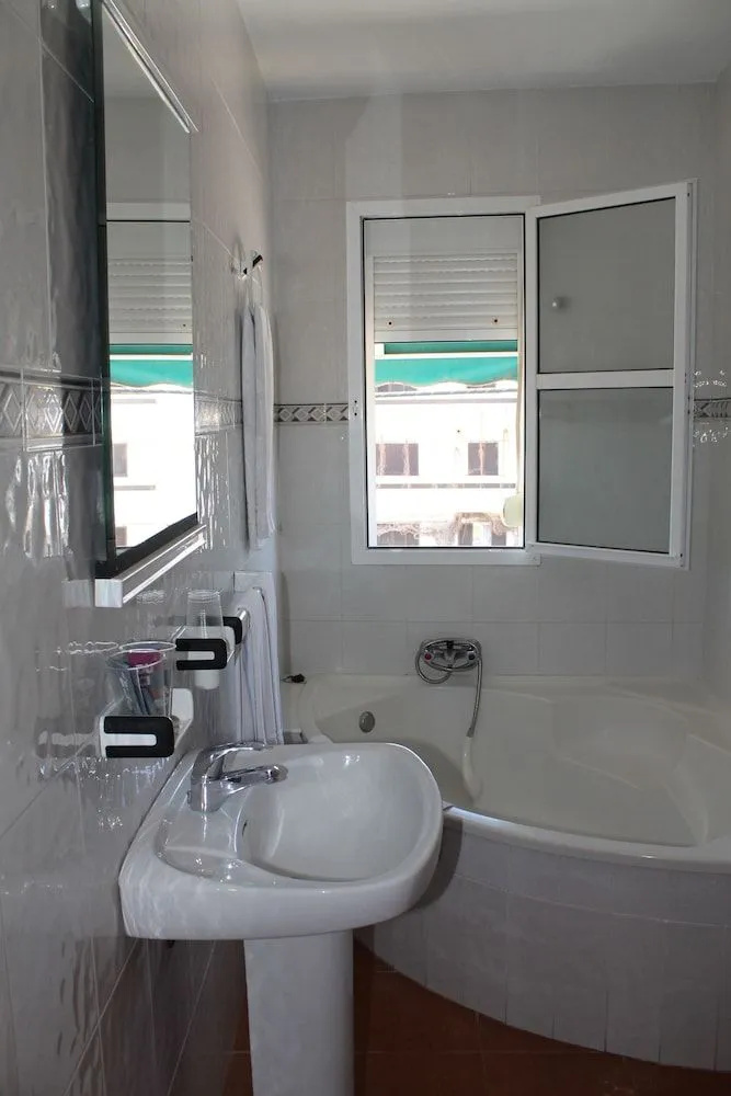 Photo - Hostal Miramar