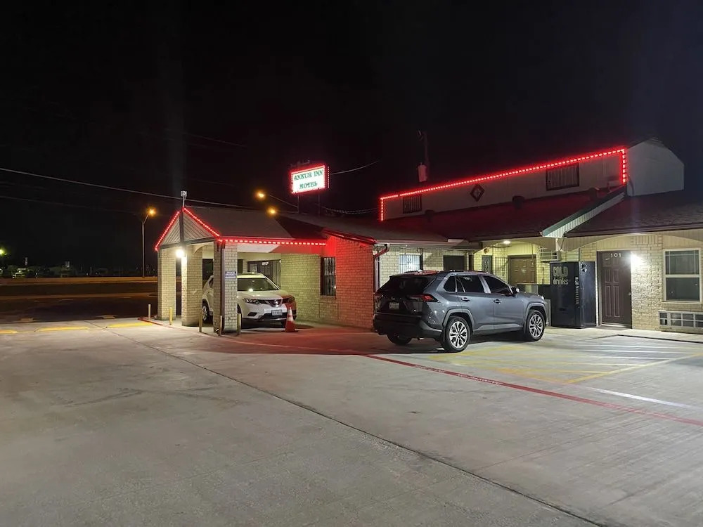 Photo - Golden Inn Dallas by Hotel O