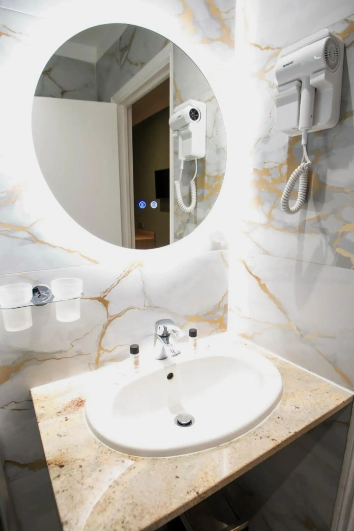 Photo - Hôtel Parisien