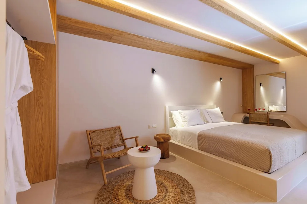 Photo - Halo Santorini - Living Experience