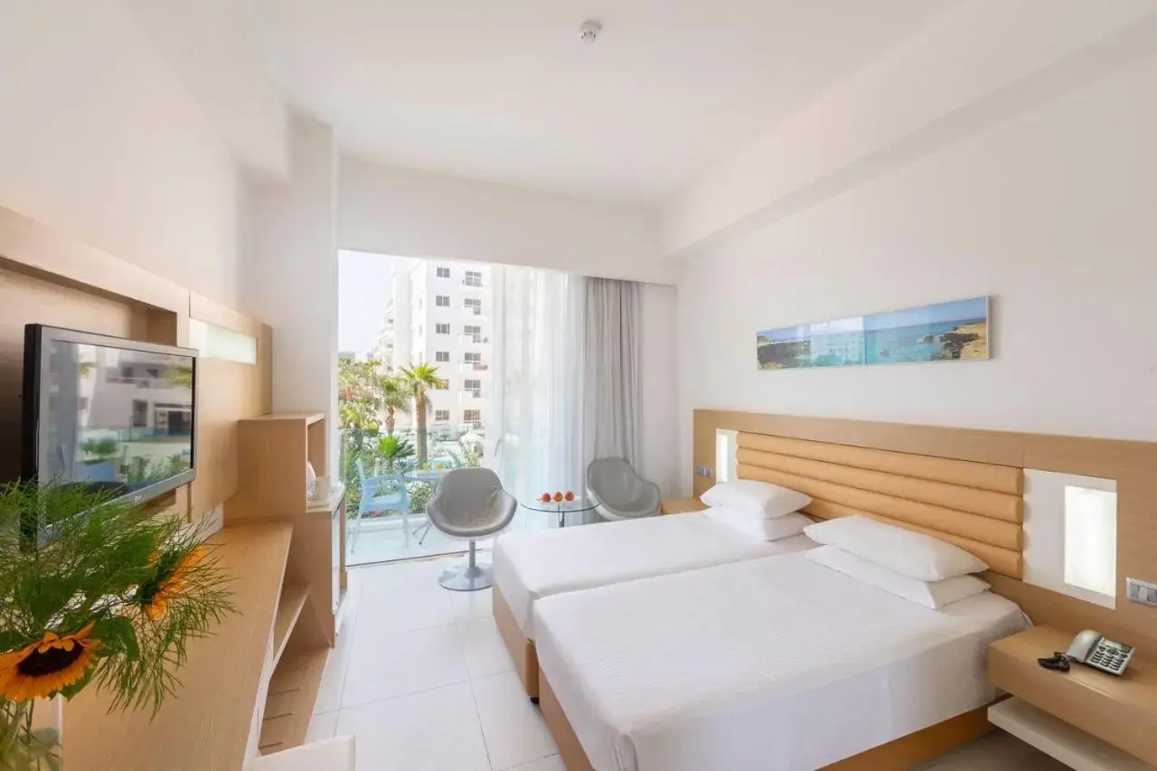 Photo - Vrissaki Beach Hotel