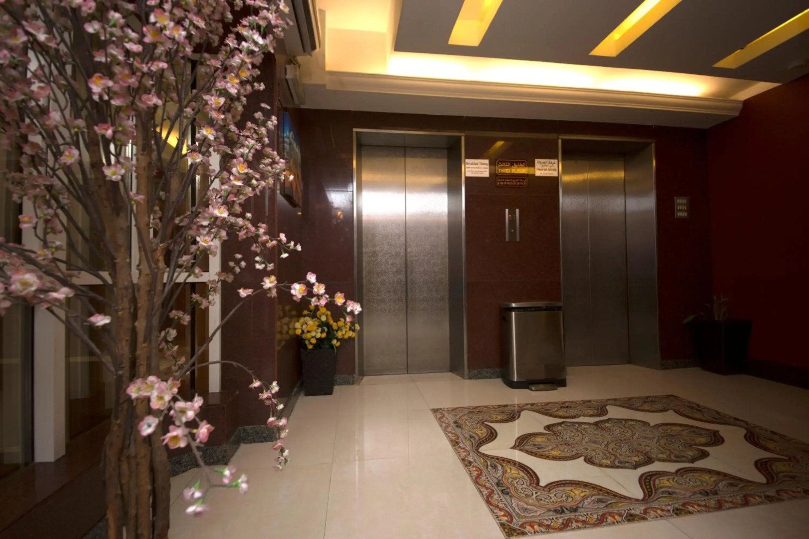 Photo - Mount Royal Hotel