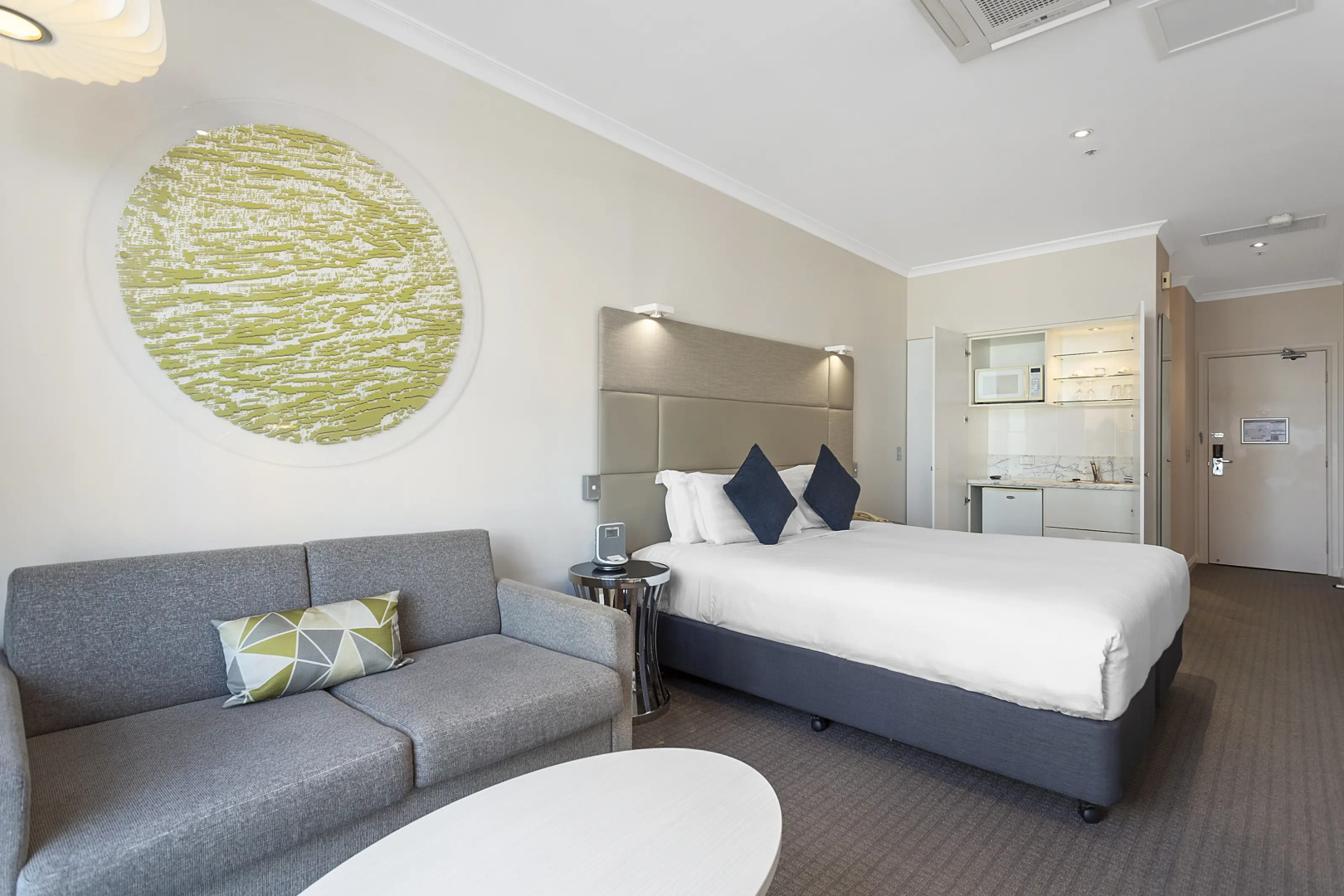 Photo - Clarion Suites Gateway