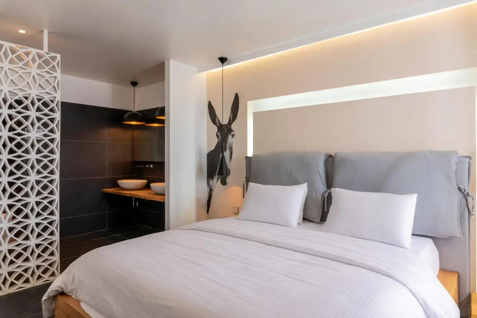 Photo - Mykonos Kosmoplaz Beach Resort Hotel