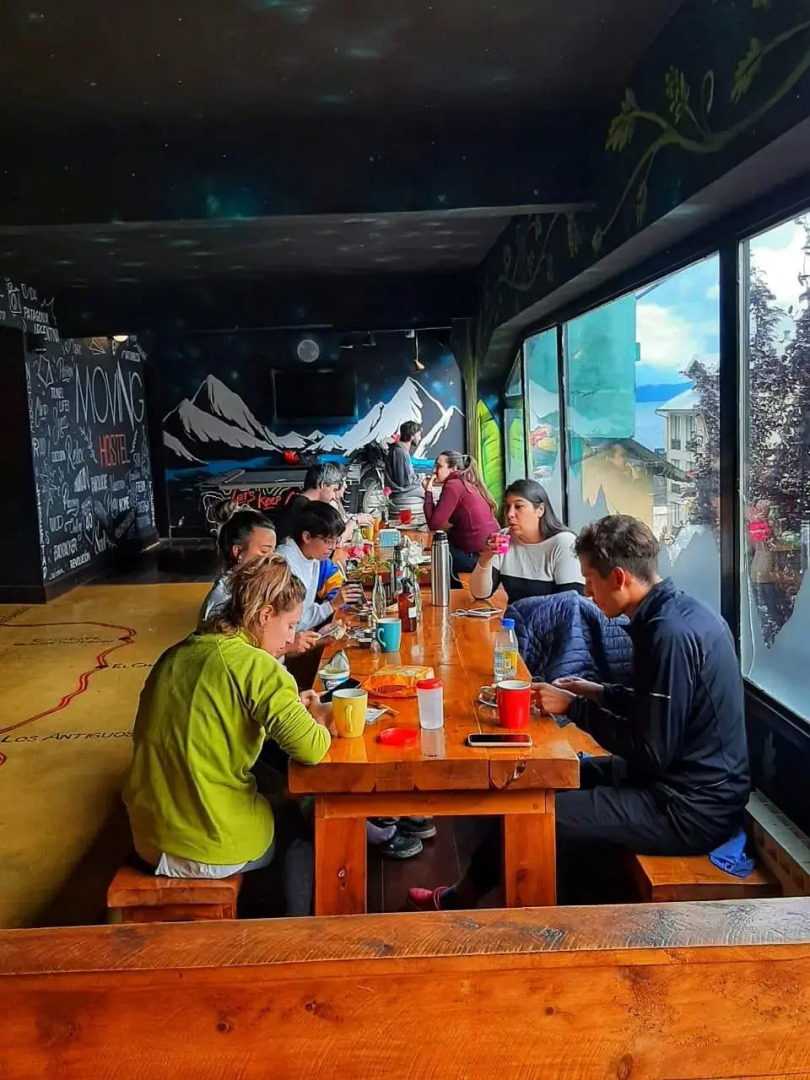 Foto - Moving Hostel Travel Bar
