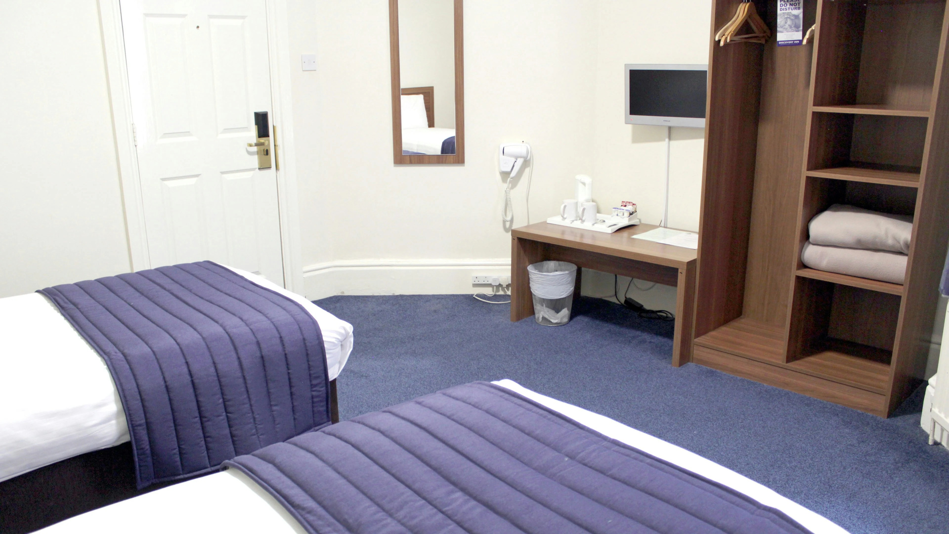 Photo - Discovery Inn - Leeds