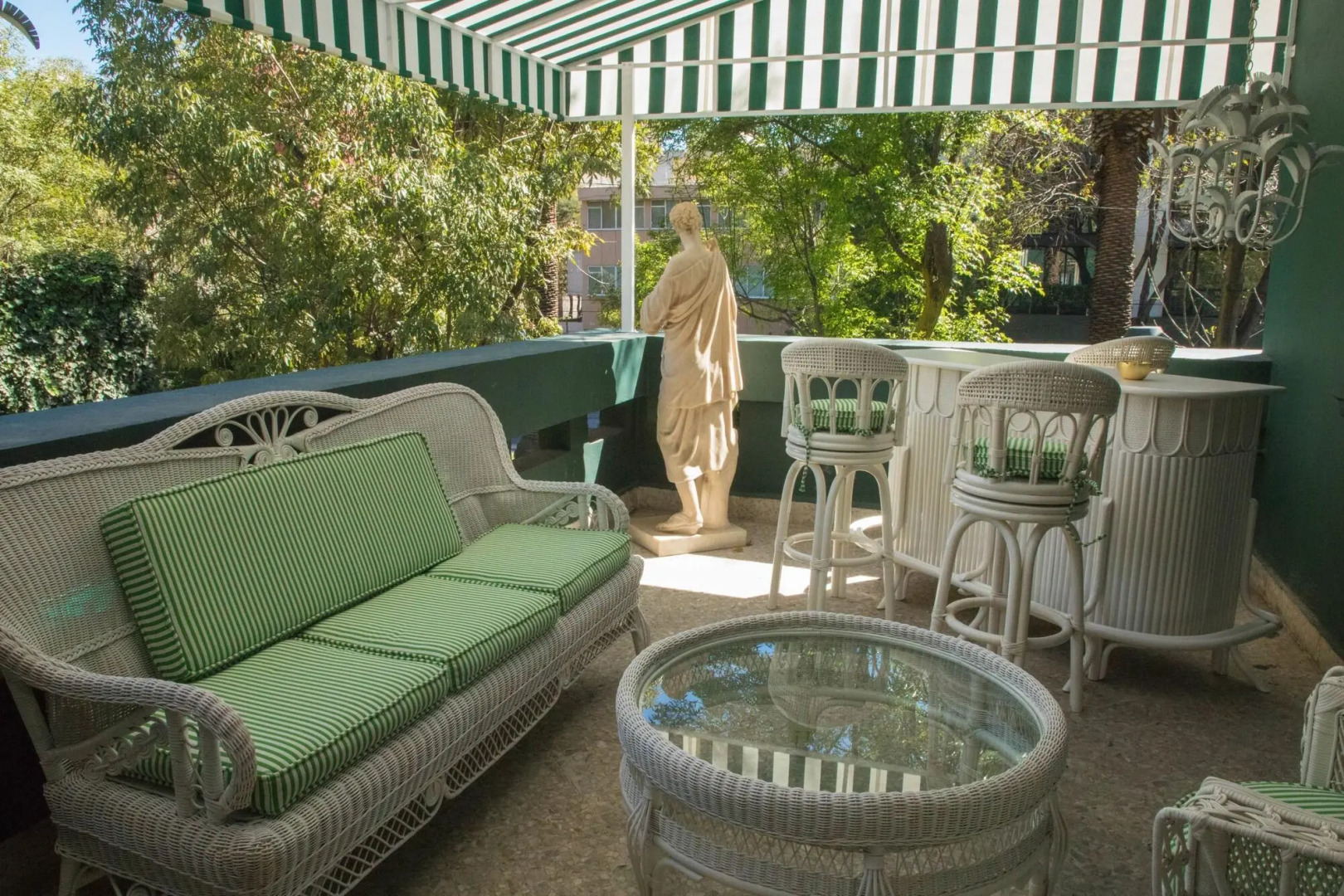 Photo - Pug Seal Polanco Anatole France