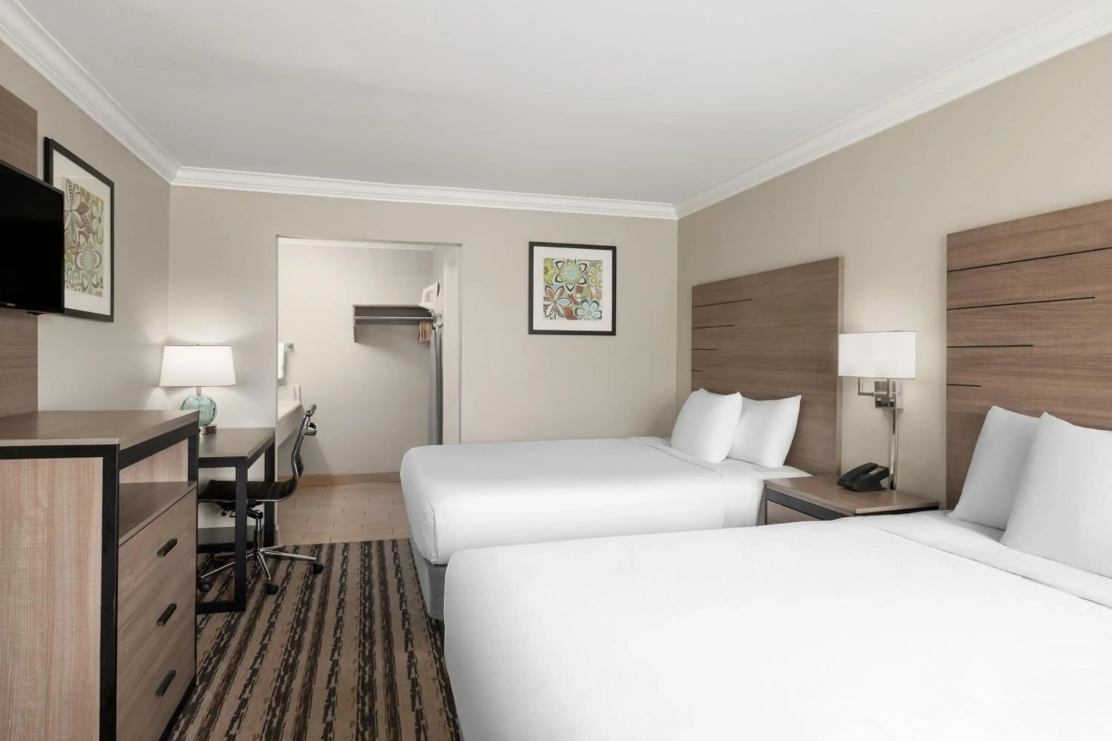 Foto - Solara Inn and Suites