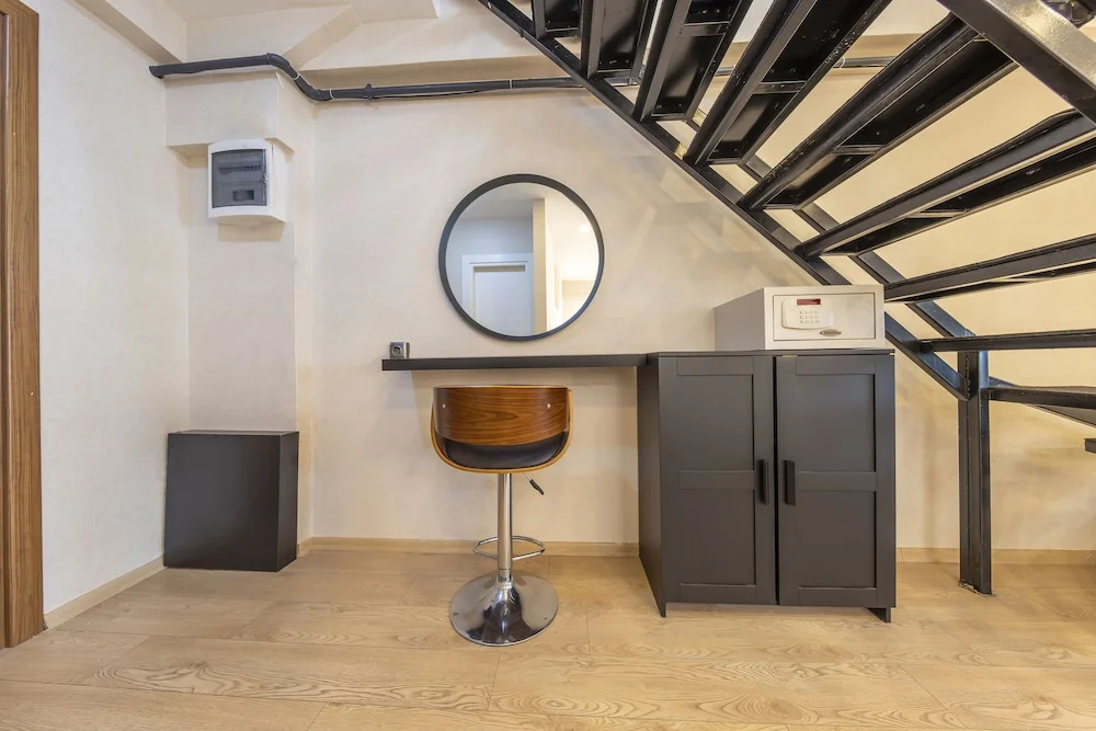 Photo - The Business Class Suit Karakoy