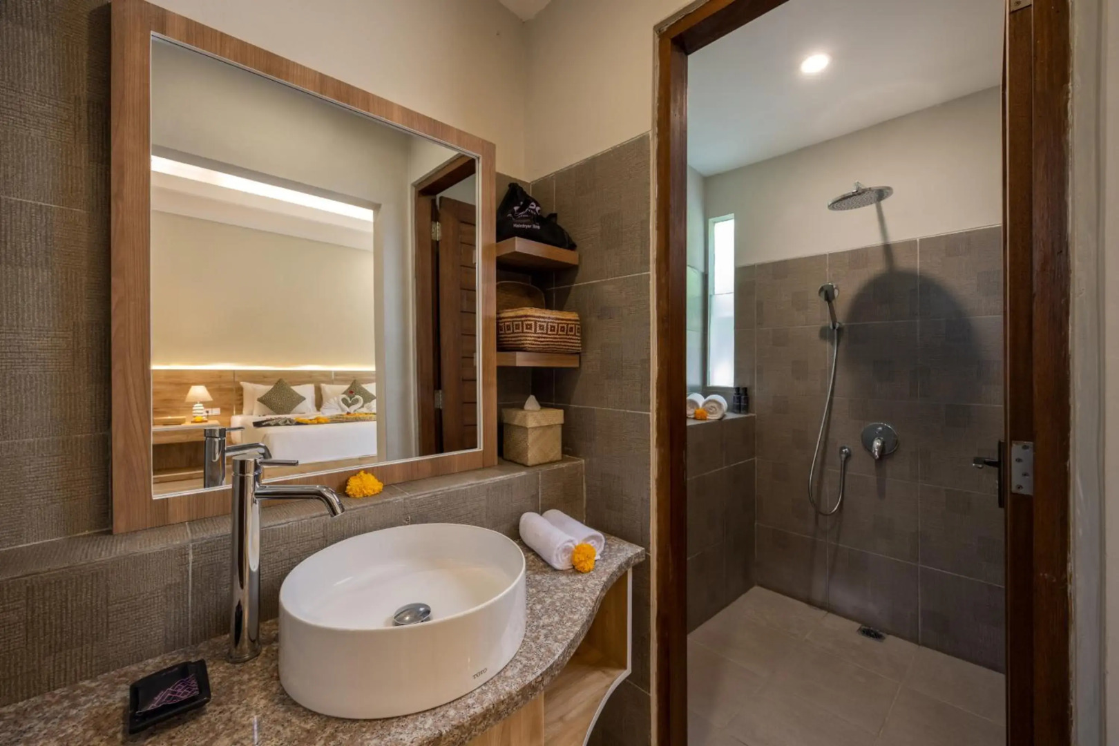 Foto - Tapa Tepi Kali Canggu