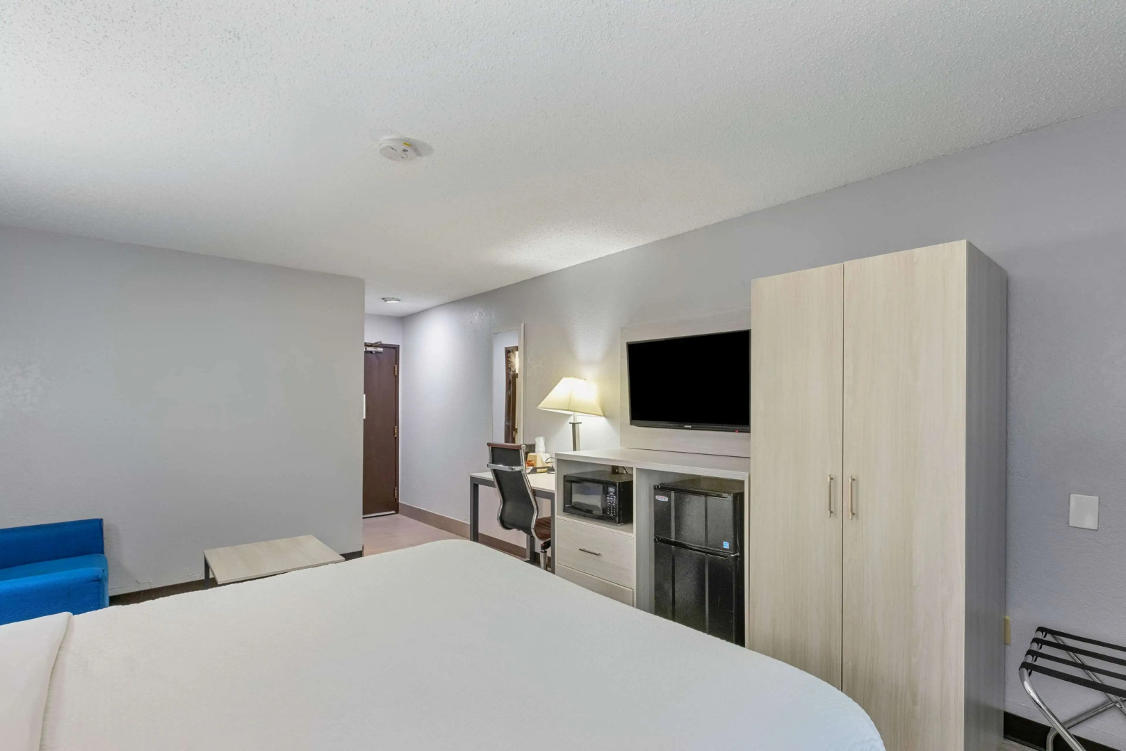 Photo - Days Inn by Wyndham Savannah Gateway I-95