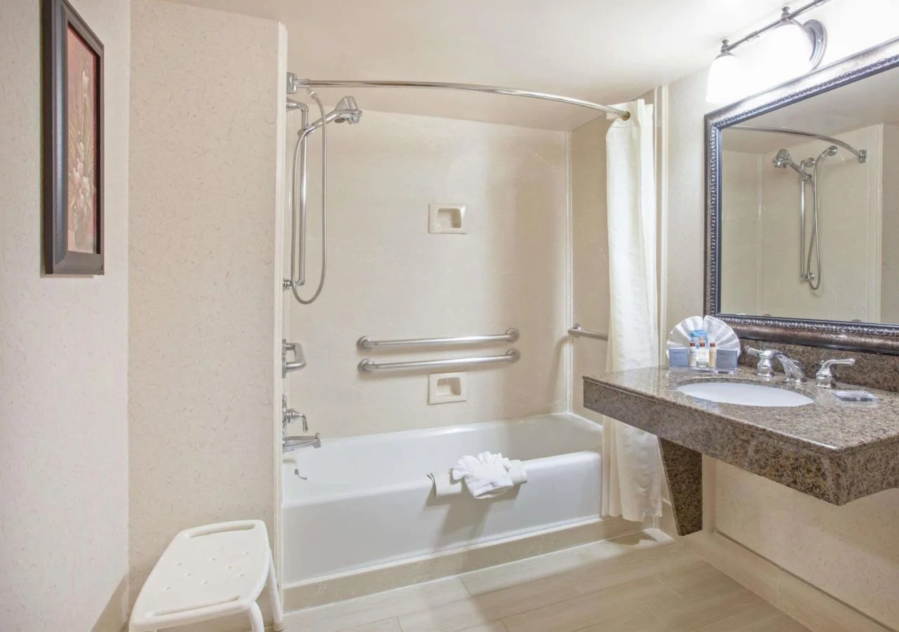 Photo - Holiday Inn Express & Suites Arlington North – Stadium Area by IHG