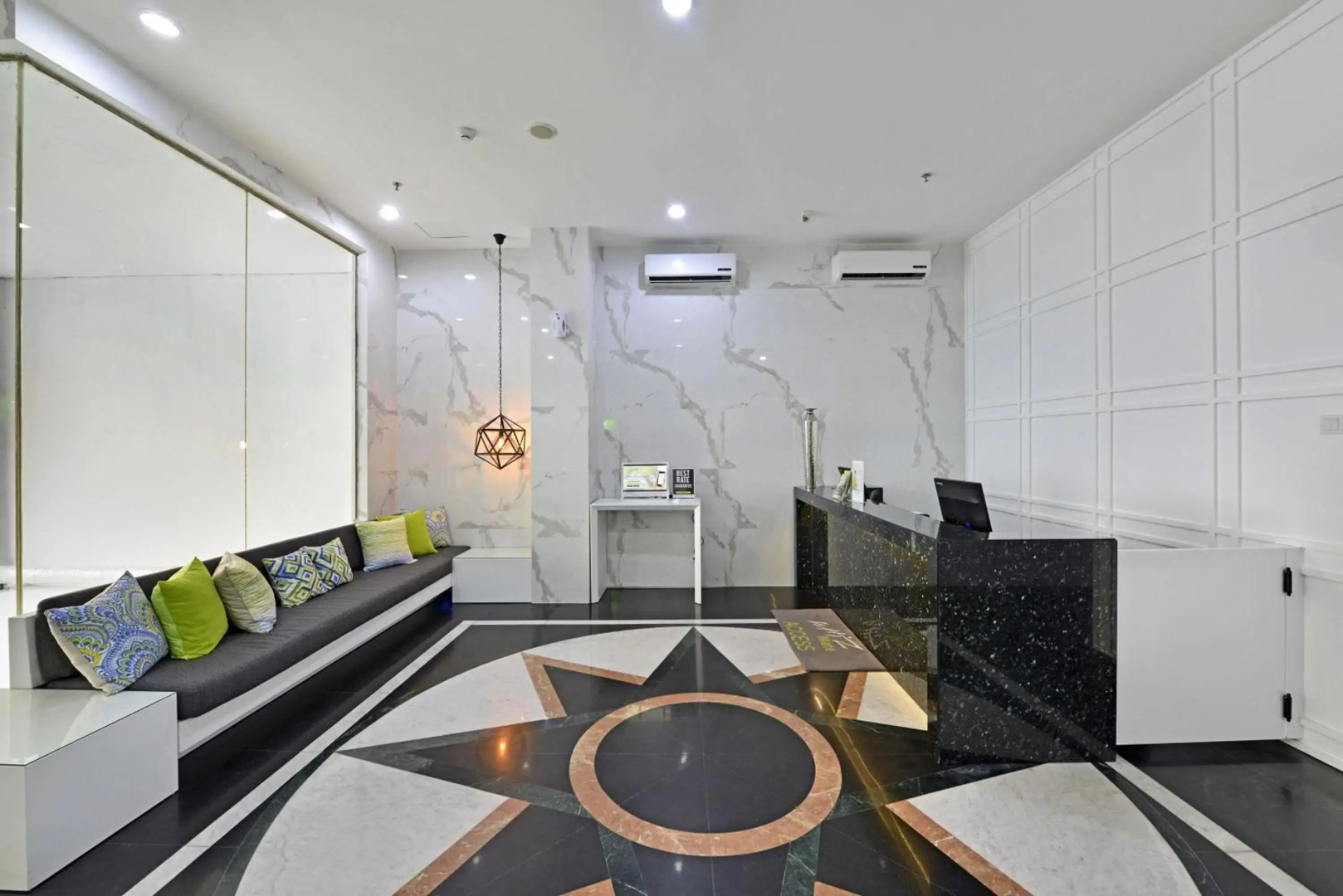 Photo - Whiz Hotel Falatehan Jakarta
