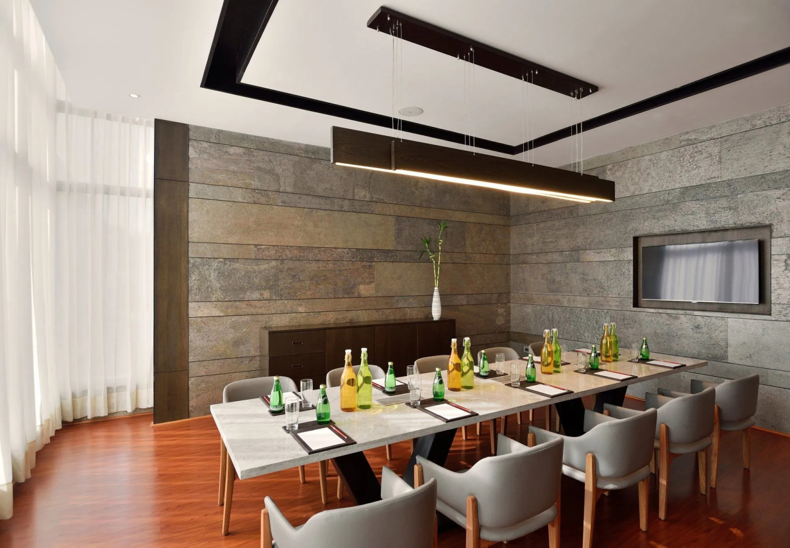 Photo - Courtyard by Marriott Gurugram Downtown