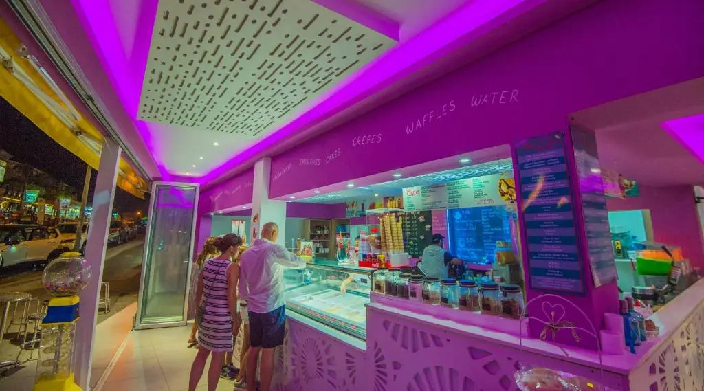 Photo - Windmills Hotel Apartments