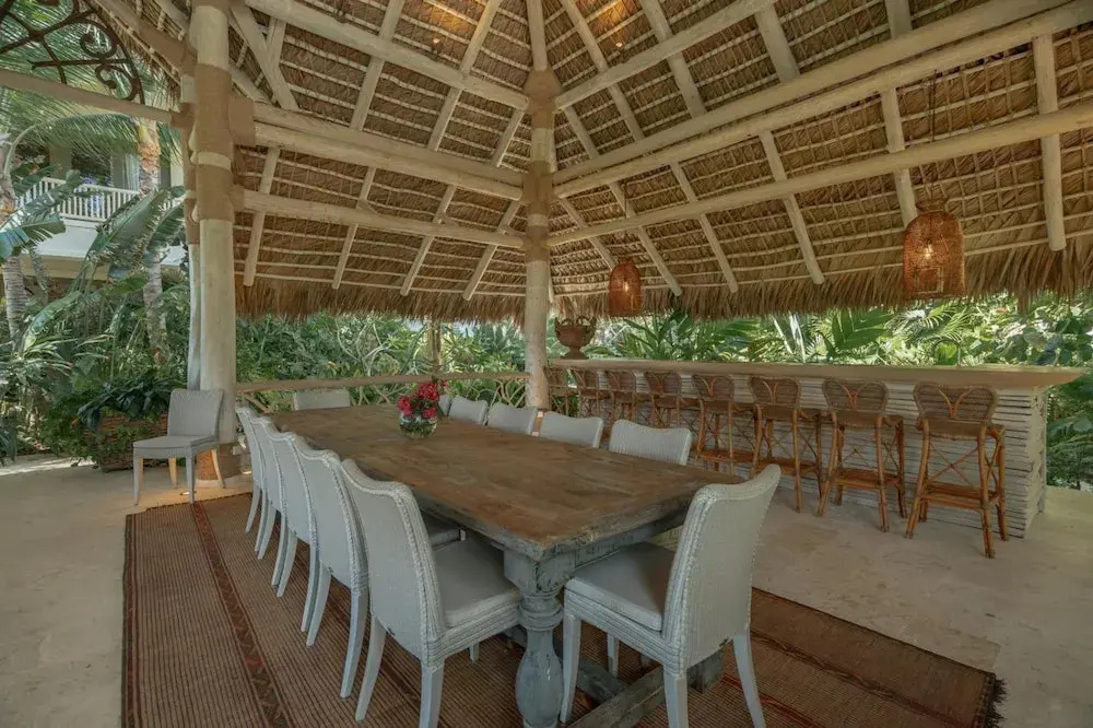 Foto - Unique lake-front 10-bedroom mansion in most luxurious resort of the caribbean