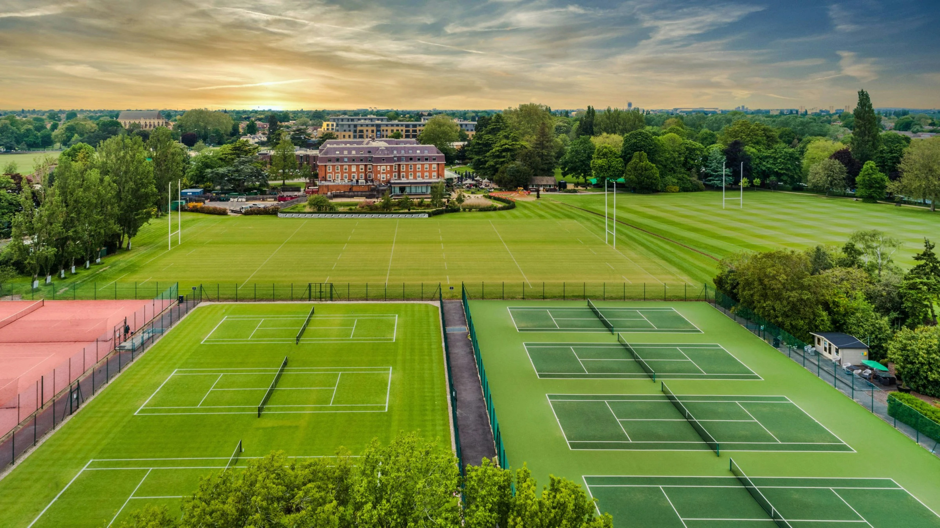 Photo - The Lensbury Resort