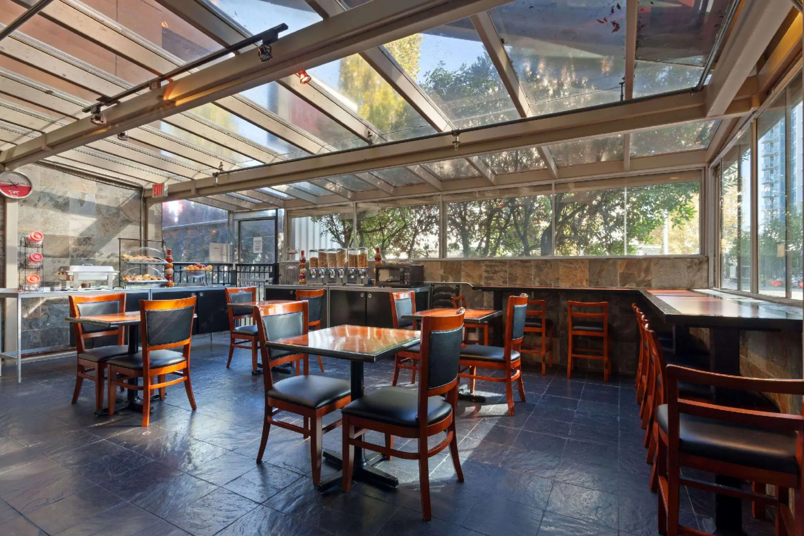 Foto - SureStay by Best Western Richmond Vancouver Airport