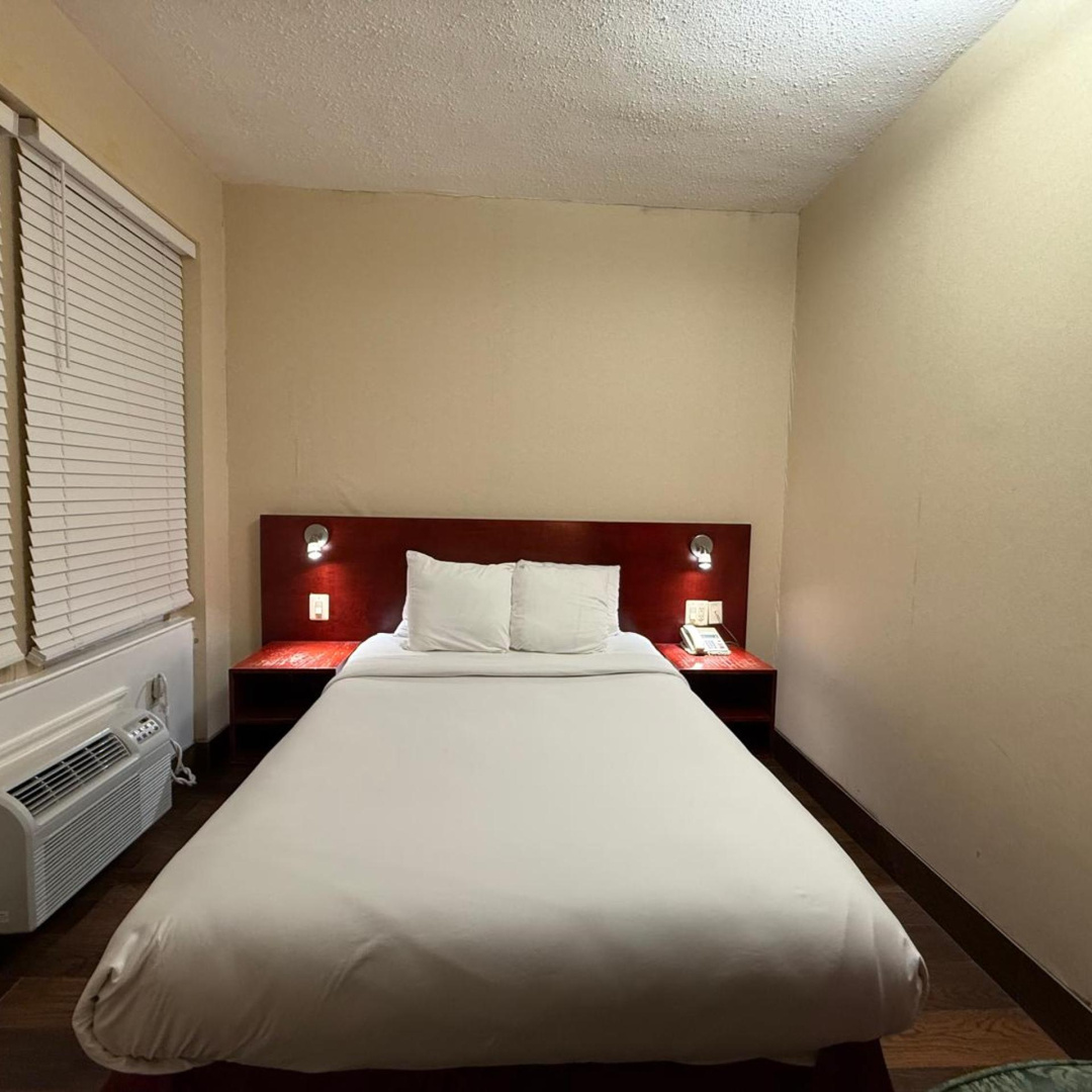 Photo - Windsor Inn Hotel