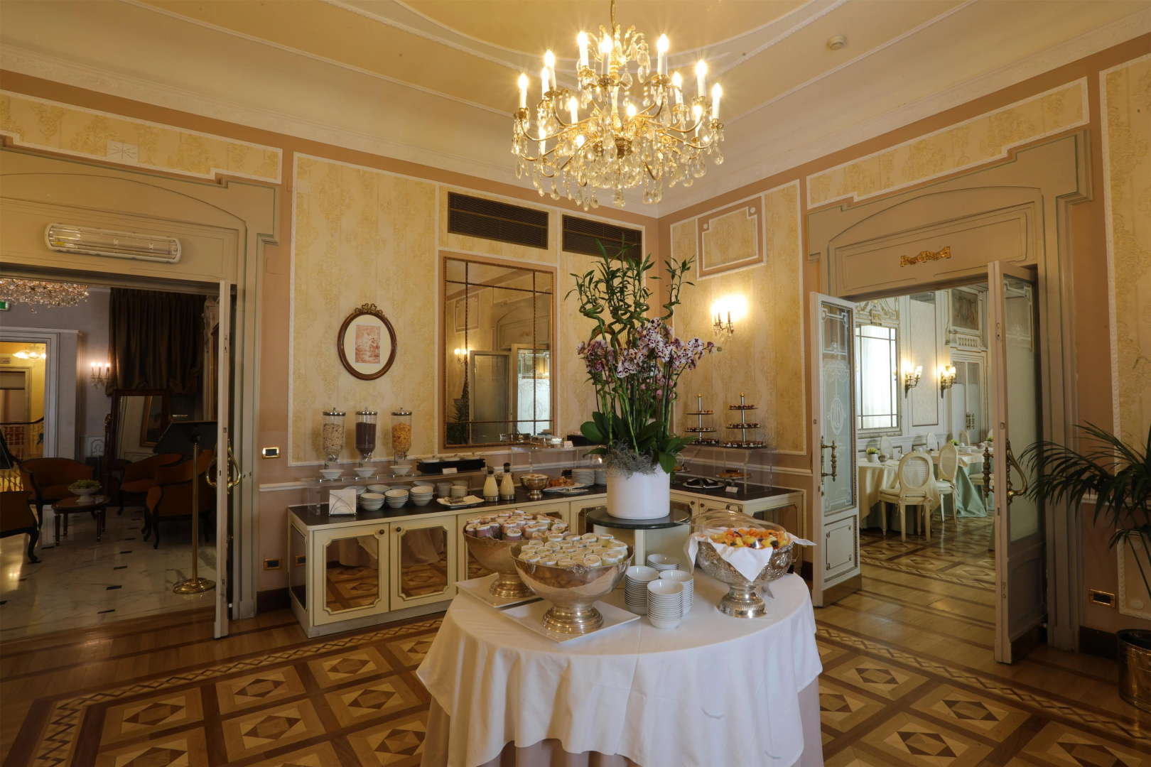 Photo - Bristol Palace Hotel
