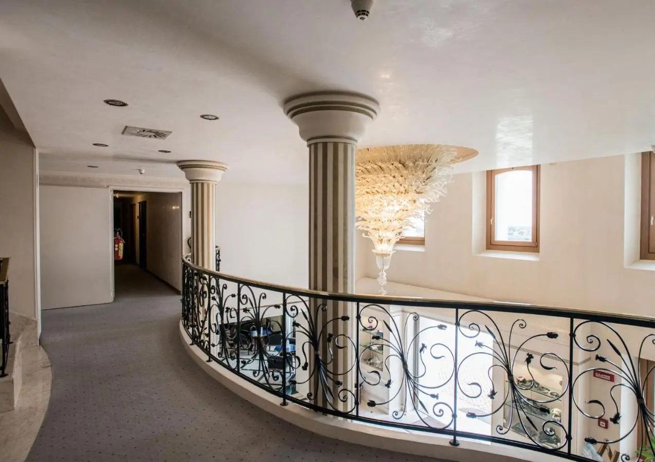 Photo - PHI Hotel Astoria