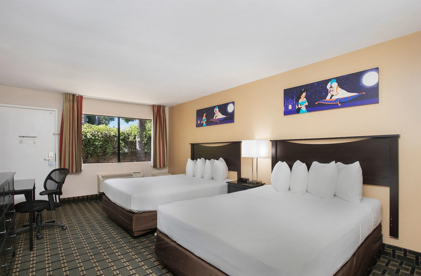 Photo - Stanford Inn & Suites Anaheim